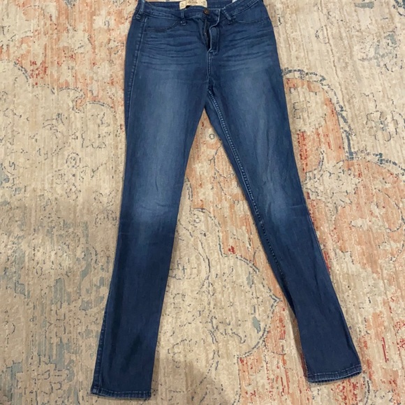 Hollister Hi Rise Jeggings (long) - Picture 1 of 3